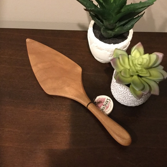 NWT Hand Crafted Wood Cake Pie Server 🍰 🥧 - Picture 1 of 4